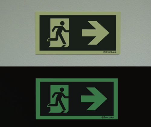 Fluchtwegszeichen nach DIN ISO EN 7010 für gehbehinderte Personen, Pfeil nach oben
